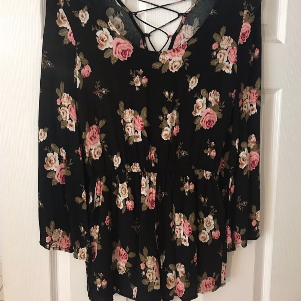 Excellent Condition- Forever 21 Women’s Floral Romper